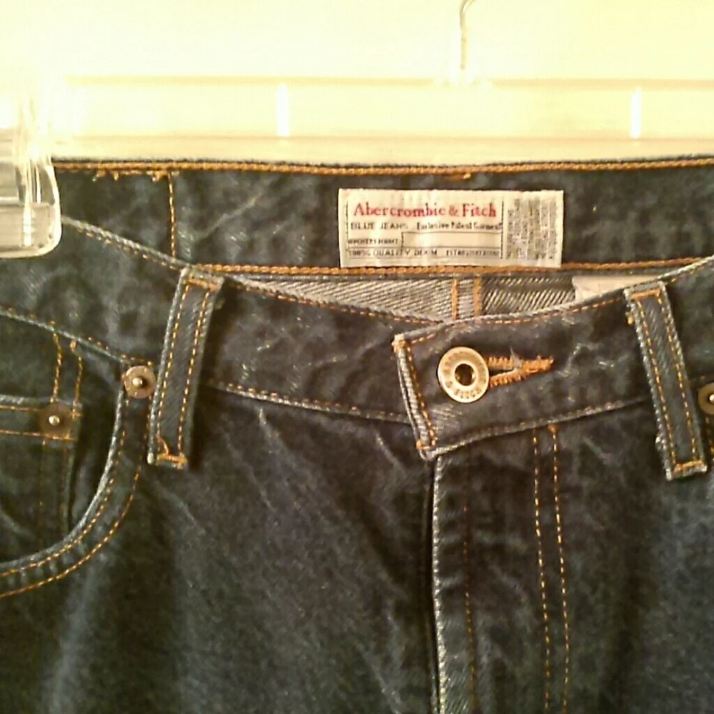 Abercrombie & Fitch dark blue
